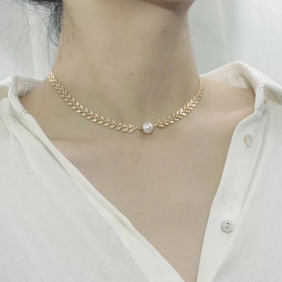 Fish bone trendy necklace,stainless steel,18k gold - Picture 3 of 3